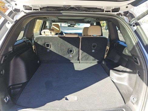 Used 2023 Jeep Grand Cherokee Limited w/ Luxury Tech Group II image 18