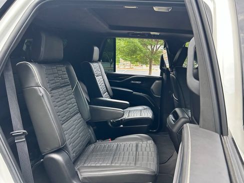 Used 2024 Cadillac Escalade Sport Platinum w/ LPO, ONYX Package AWD/4WD image 52