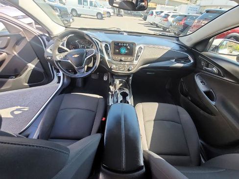 Used 2017 Chevrolet Malibu LT w/ Driver Confidence Package FWD image 19