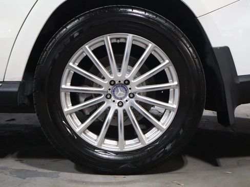 Used 2013 Mercedes-Benz GL 320 BlueTEC 4MATIC image 4