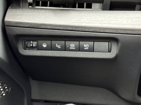 Used 2024 Nissan Ariya FWD image 32