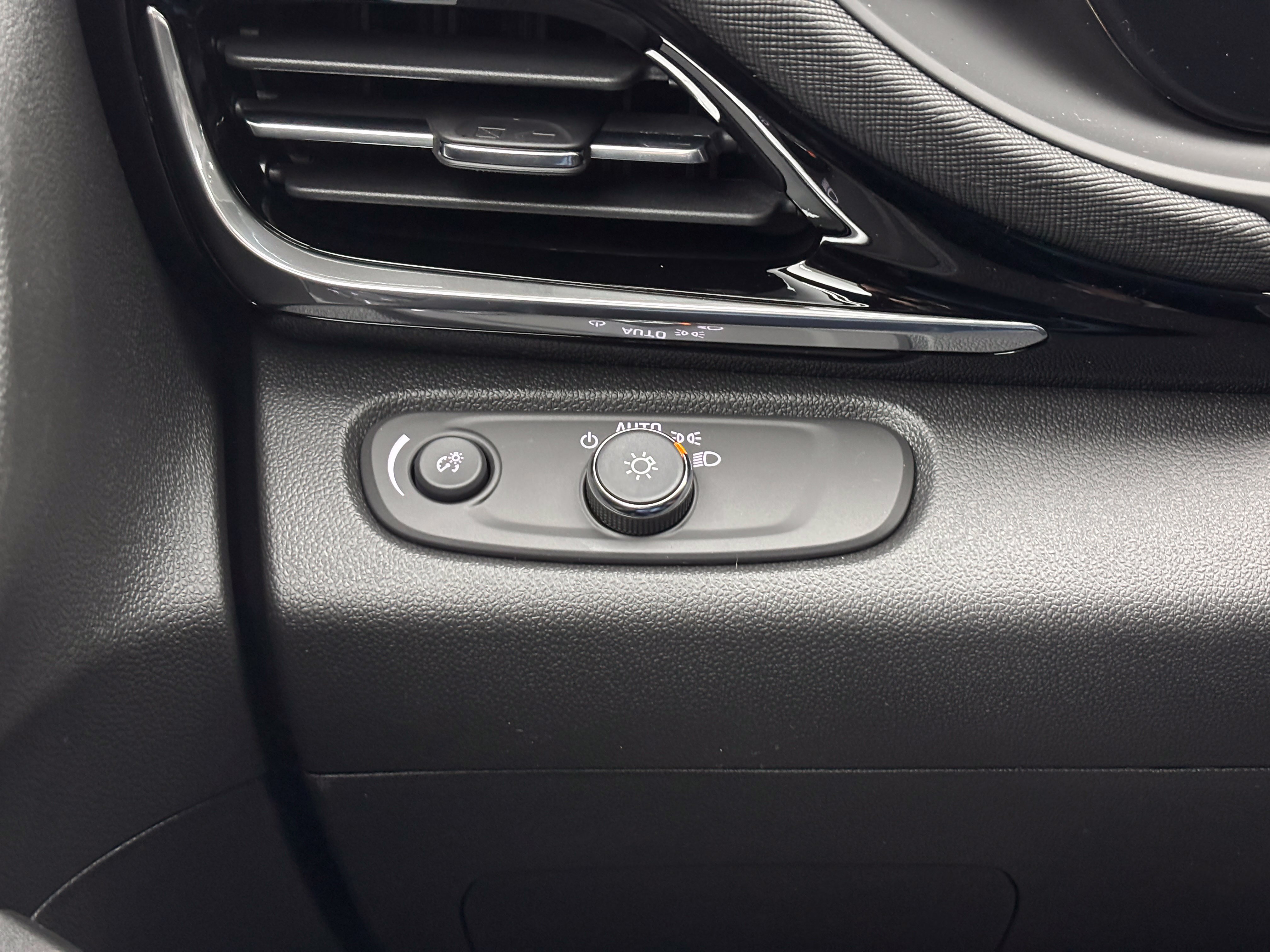 New 2026 Buick Envista Sport Touring w/ Convenience I Package FWD image 21