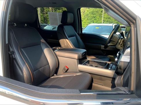 Used 2026 Ford F250 Lariat w/ Lariat Premium Package AWD/4WD image 9
