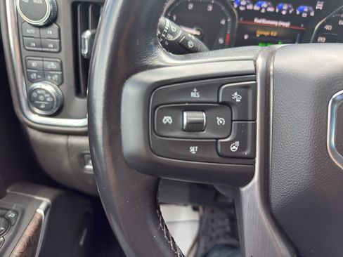 Used 2022 GMC Sierra 2500 Denali w/ Denali Black Diamond Edition AWD/4WD image 25