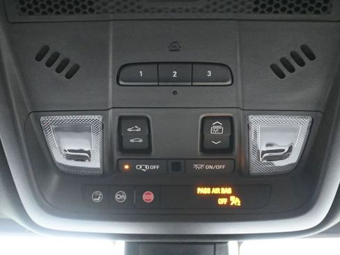 Used 2025 Cadillac XT5 Sportv w/ Technology Package image 22