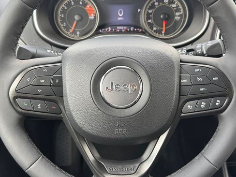 Used 2022 Jeep Cherokee Trailhawk w/ Premium Leather Package AWD/4WD image 13