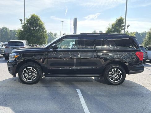 Used 2024 Ford Expedition XLT AWD/4WD image 6