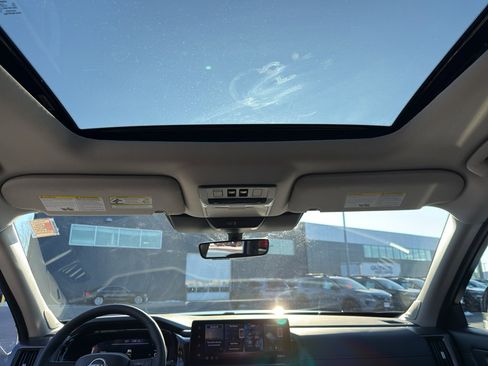 New 2026 Nissan Pathfinder SL image 29