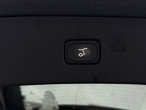 Used 2022 Ford Edge SEL w/ Convenience Package image 11