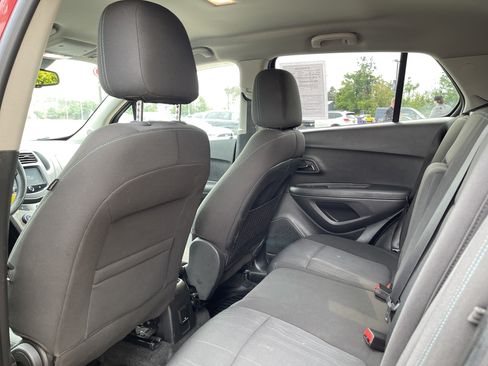 Used 2015 Chevrolet Trax LT w/ LPO, Cargo Package FWD image 11