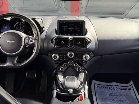 Used 2019 Aston Martin V8 Vantage Coupe image 17