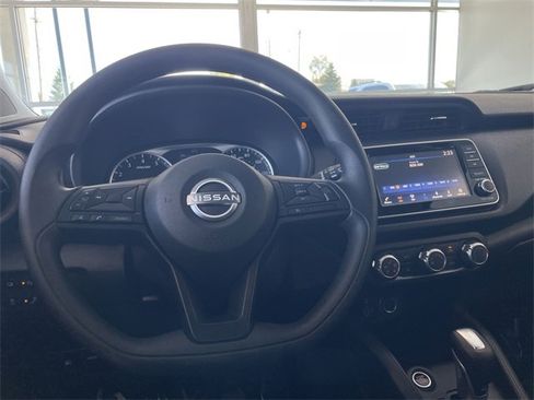 Used 2024 Nissan Kicks S image 18