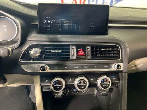 Used 2022 Genesis G70 3.3T image 20