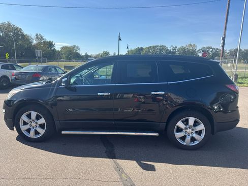 Used 2016 Chevrolet Traverse LT w/ Style and Technology Package image 8