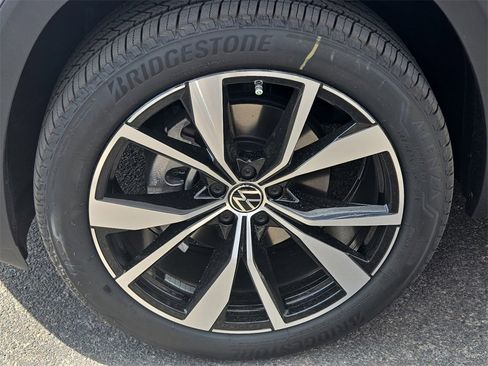 New 2025 Volkswagen Atlas SEL Premium R-Line image 13