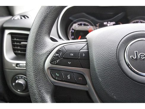 Used 2020 Jeep Cherokee Latitude image 15