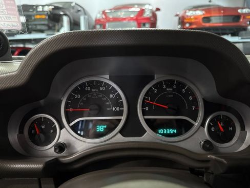 Used 2010 Jeep Wrangler Unlimited Sahara image 11