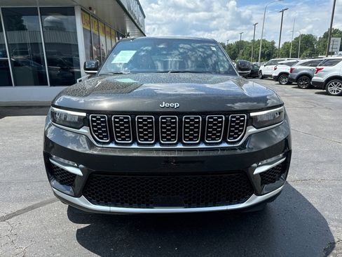Used 2023 Jeep Grand Cherokee Summit image 2