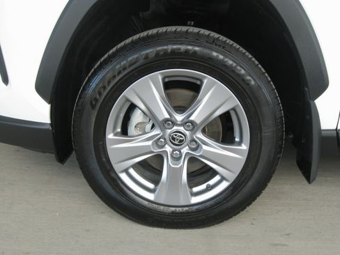 Certified 2025 Toyota RAV4 LE image 26