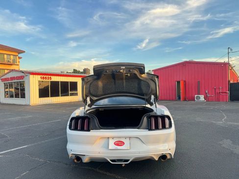 Used 2016 Ford Mustang Coupe image 8