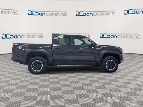 Used 2024 Toyota Tacoma TRD Off-Road AWD/4WD image 9