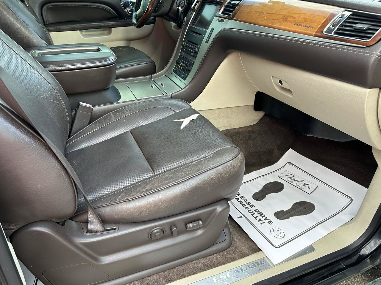 Used 2011 Cadillac Escalade ESV Platinum AWD/4WD image 12