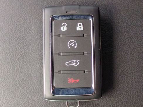 New 2025 Jeep Grand Cherokee Laredo w/ Luxury Tech Group I RWD image 35