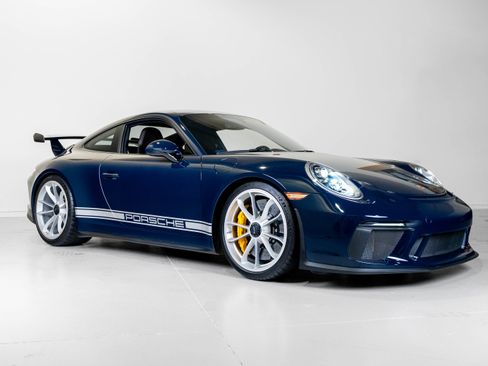 Used 2018 Porsche 911 GT3 RWD image 3