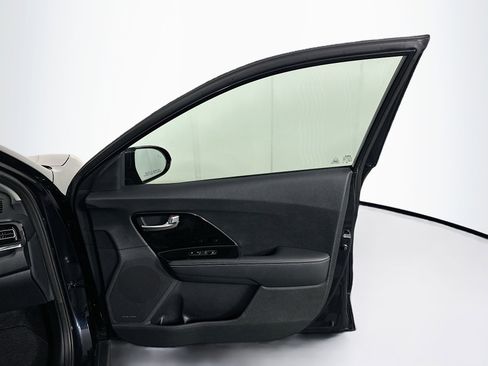 Used 2022 Kia Niro EX image 31