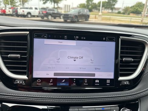 New 2026 Chrysler Pacifica Select image 71