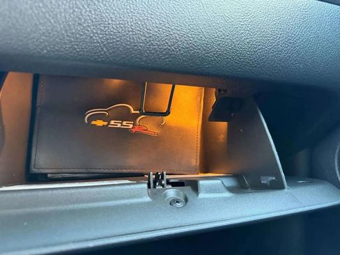 Used 2004 Chevrolet SSR w/ Preferred Equipment Group image 30