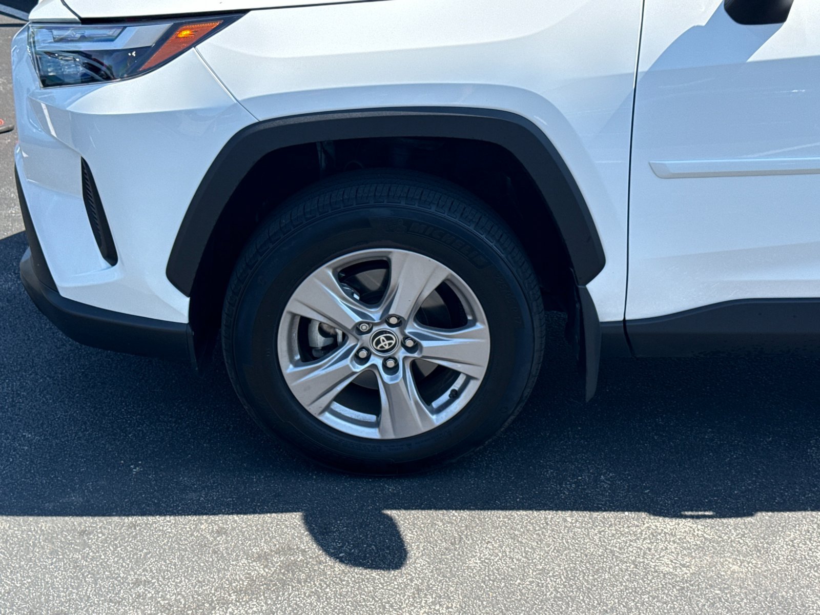 Used 2025 Toyota RAV4 XLE w/ Weather Package AWD/4WD image 20