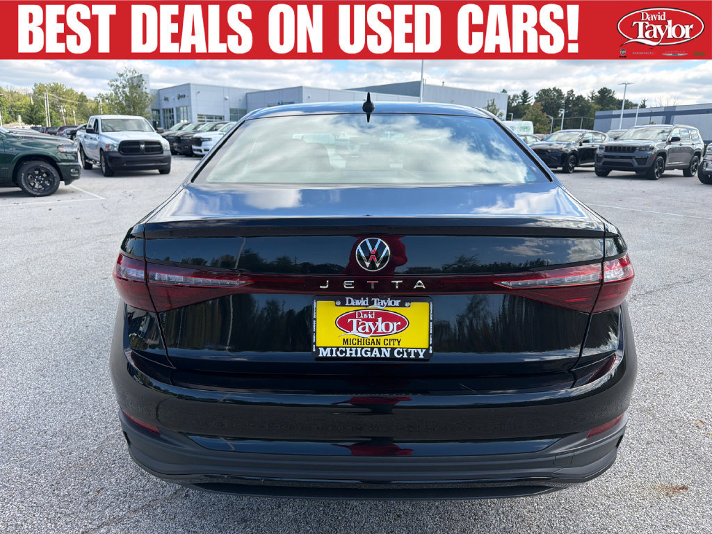 Used 2025 Volkswagen Jetta Sport FWD image 4