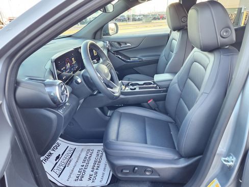 New 2026 Chevrolet Equinox LT w/ Convenience Package II image 8