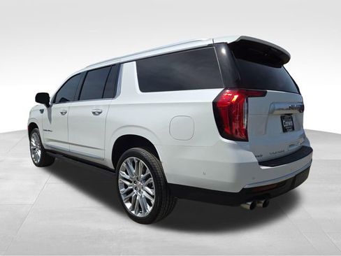 Used 2024 GMC Yukon XL Denali w/ Denali Reserve Package AWD/4WD image 9