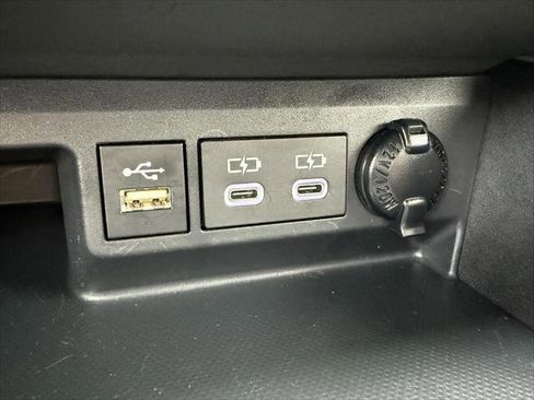 Certified 2024 Toyota Highlander XLE AWD/4WD image 21