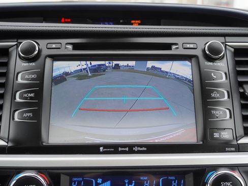 Used 2019 Toyota Highlander XLE image 45