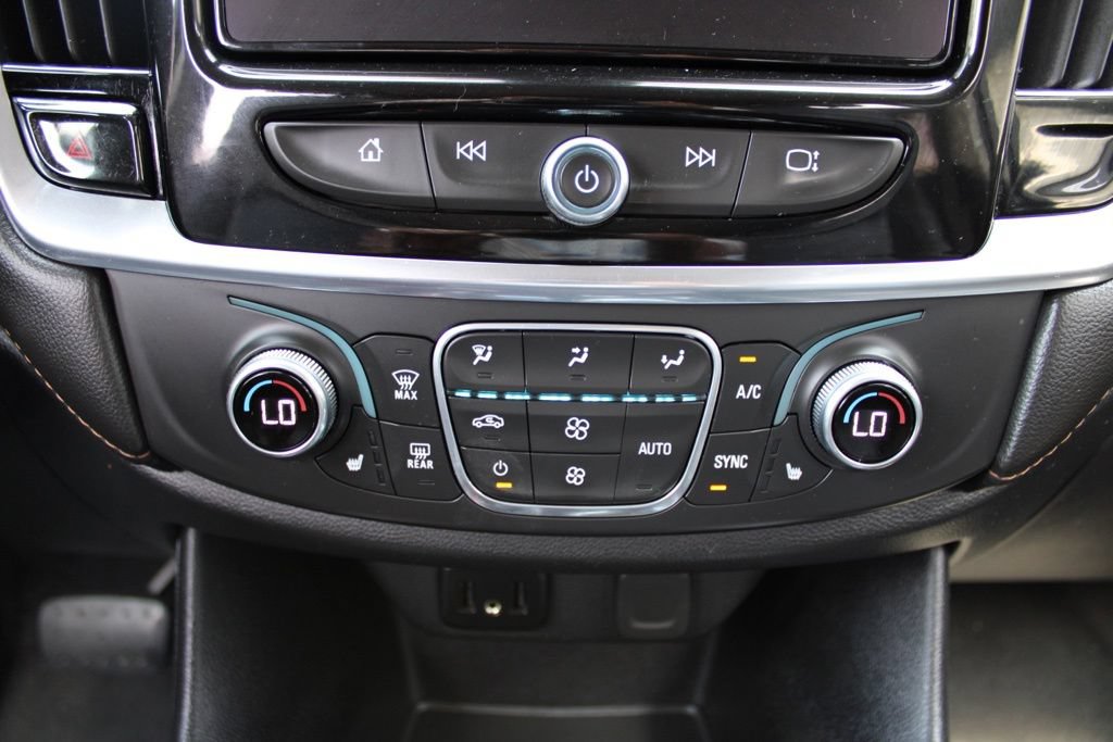 Used 2019 Chevrolet Traverse LT w/ LT Premium Package AWD/4WD image 21