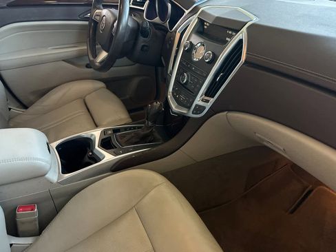 Used 2011 Cadillac SRX Premium image 17