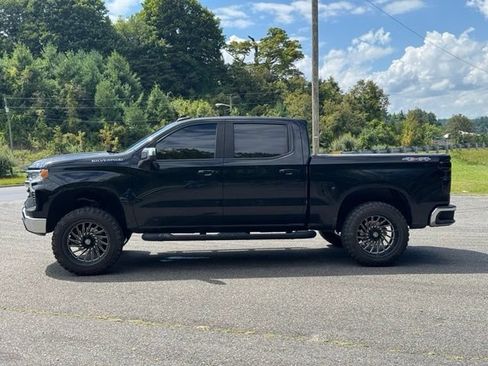 Used 2022 Chevrolet Silverado 1500 LT AWD/4WD image 24