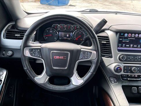 Used 2017 GMC Yukon SLT w/ Open Road Package image 5