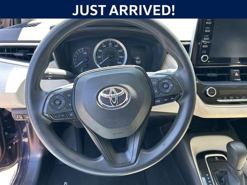 Used 2021 Toyota Corolla LE FWD image 12