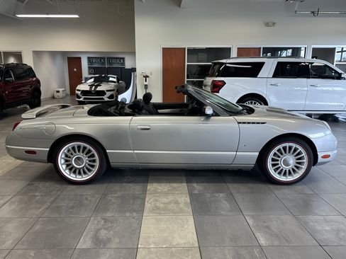 Used 2004 Ford Thunderbird Deluxe image 6