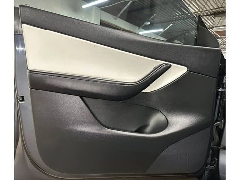 Used 2022 Tesla Model Y Performance image 18