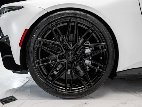 Used 2023 Aston Martin V8 Vantage Roadster image 38