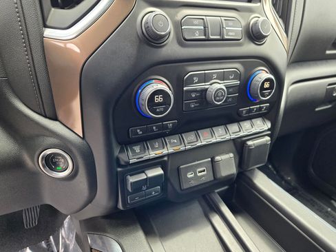 Used 2022 Chevrolet Silverado 2500 High Country w/ Z71 Off-Road Package AWD/4WD image 24