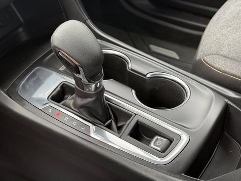 Used 2024 Chevrolet Equinox LT w/ LPO, Floor Liner Package FWD image 19