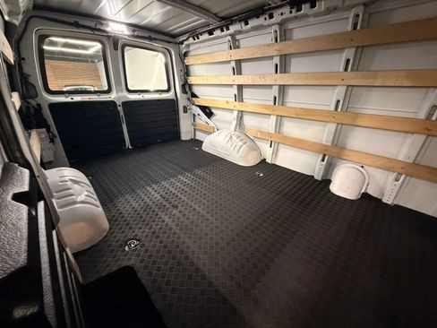 Used 2024 Chevrolet Express 2500 w/ Driver Convenience Package RWD image 10