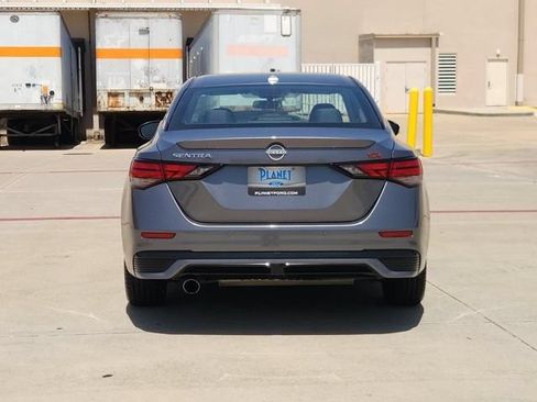 Used 2025 Nissan Sentra SR FWD image 6