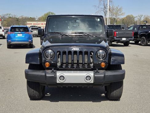 Used 2013 Jeep Wrangler Unlimited Sahara w/ Connectivity Group image 13